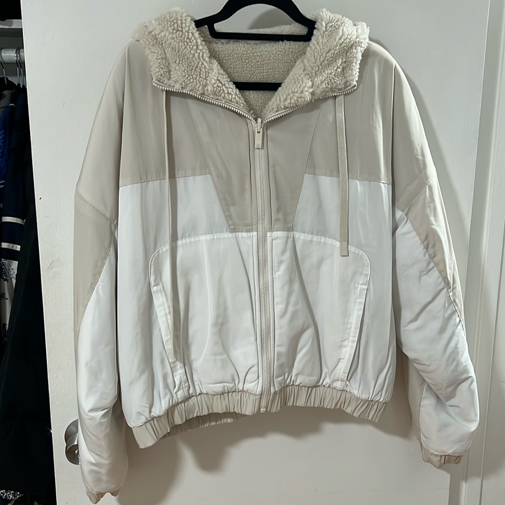 Reversible Alo Sherpa / Waterproof Cropped Jacket